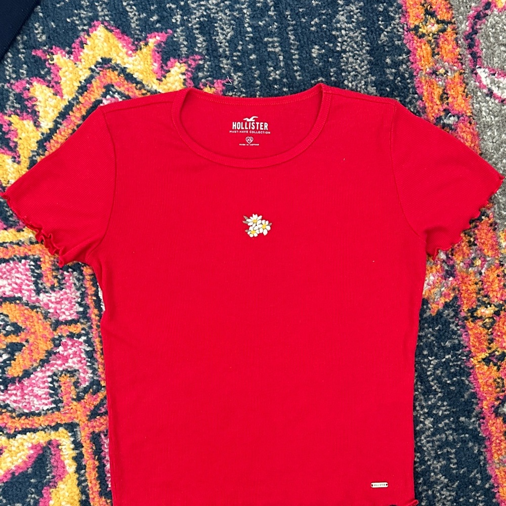 Hollister Cherry Red Tee with Daisy Embroidery XS